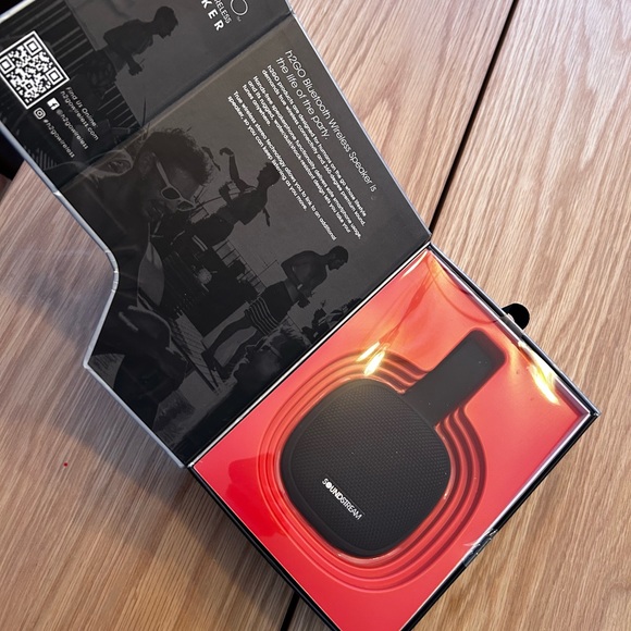 Bluetooth speaker - Picture 2 of 2